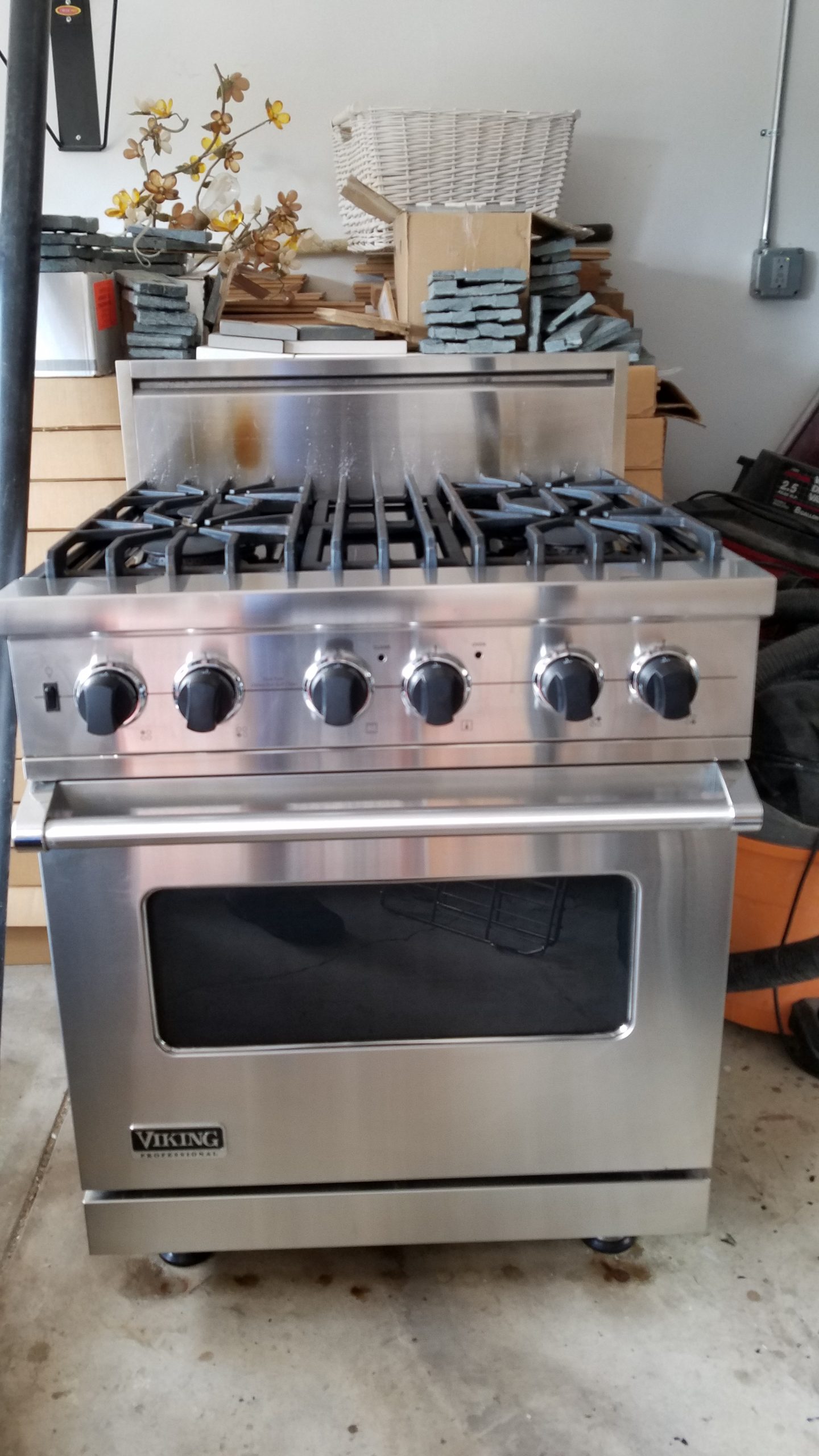 Viking range after cleaning