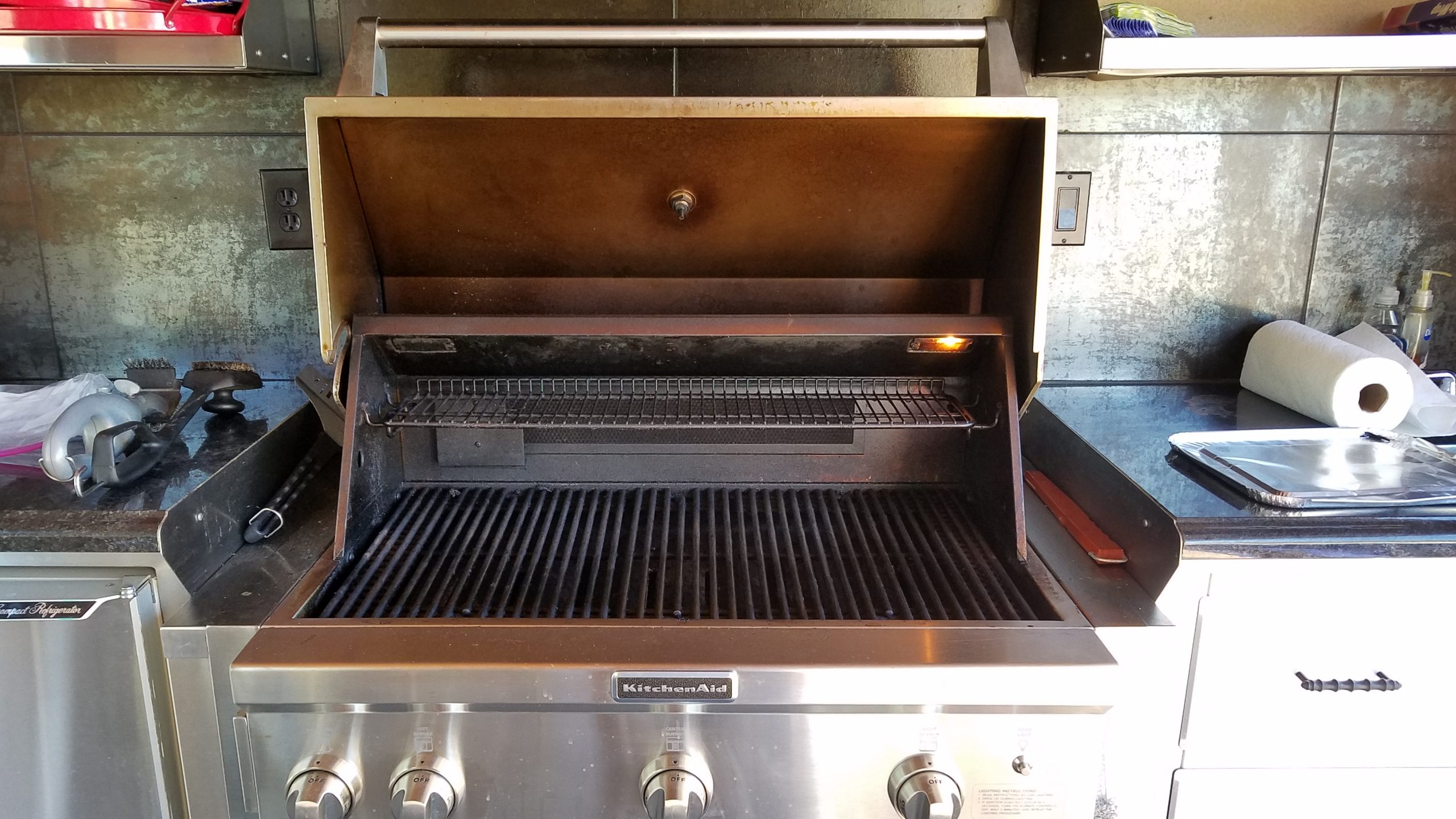 KitchenAid grill before cleaning