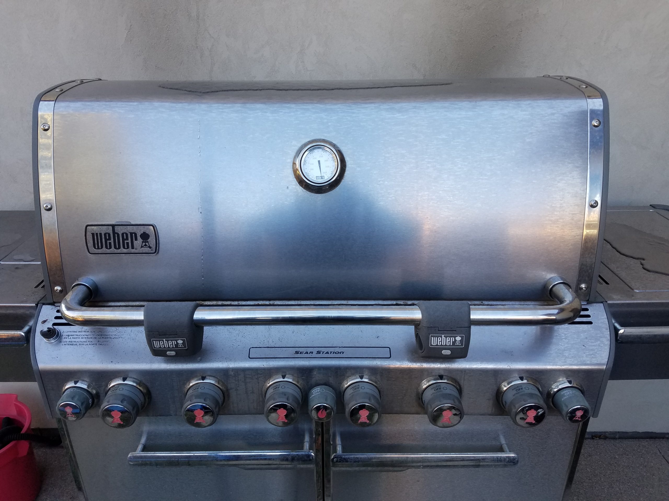 Weber Summit grill before cleaning