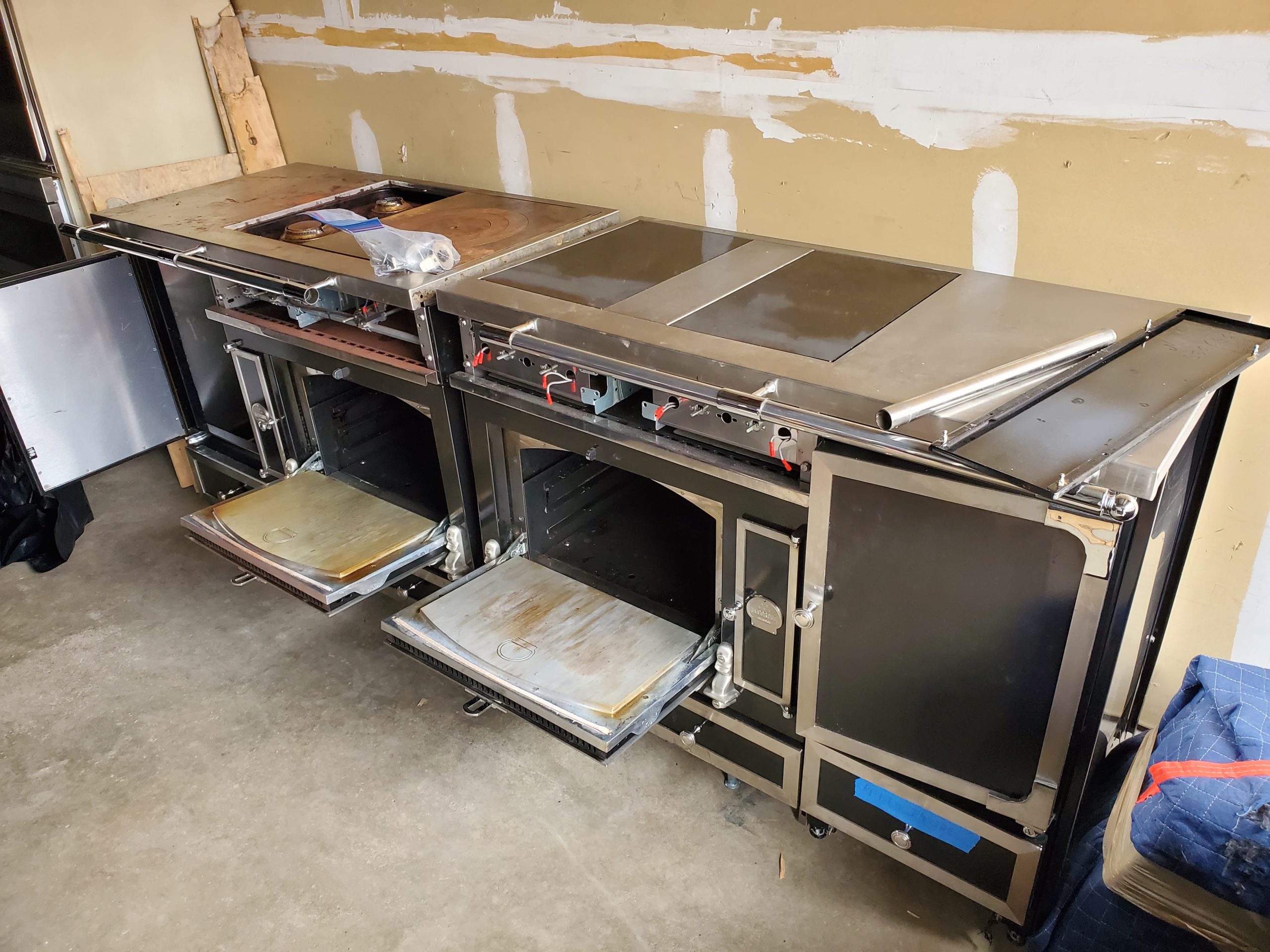 La Cornue range before cleaning
