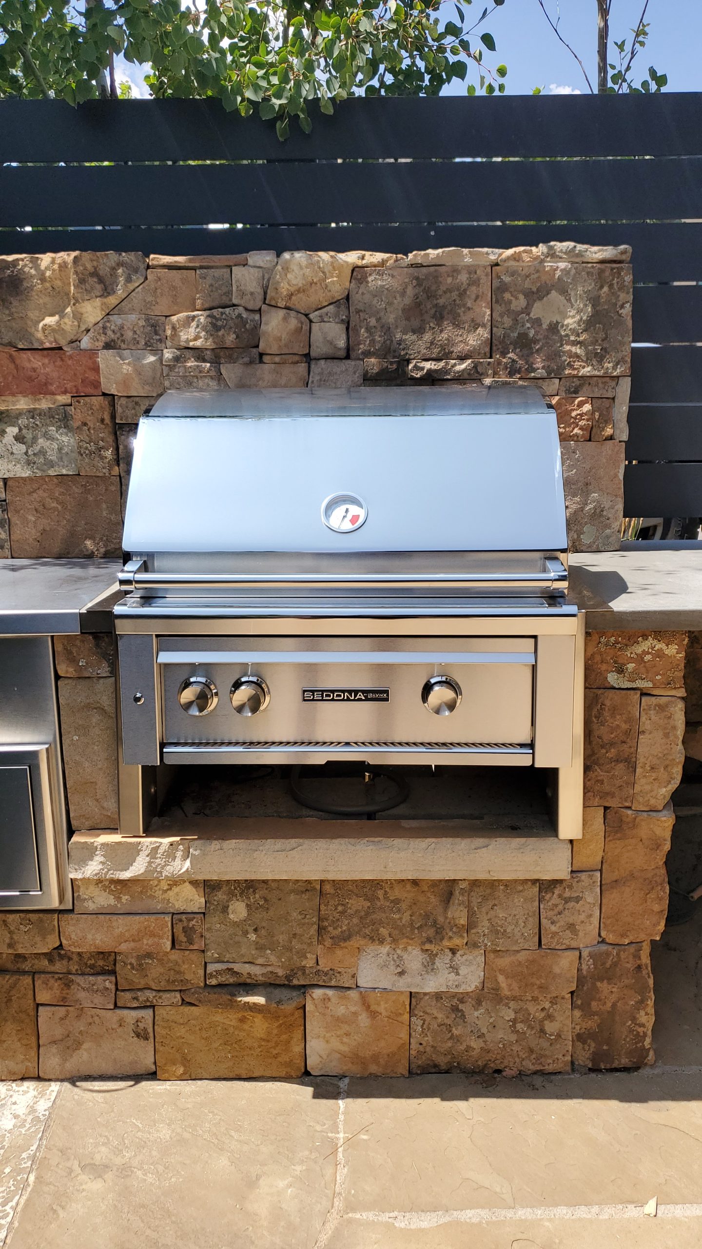 Lynx grill installation