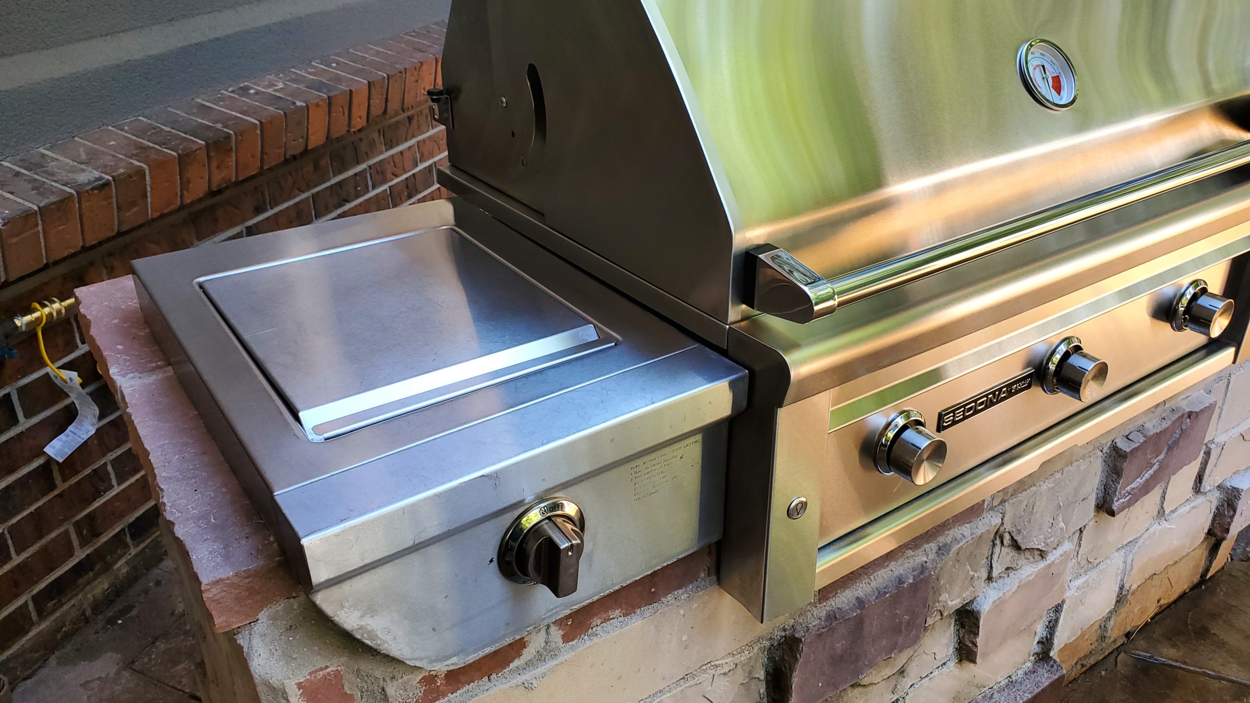 Lynx grill installation