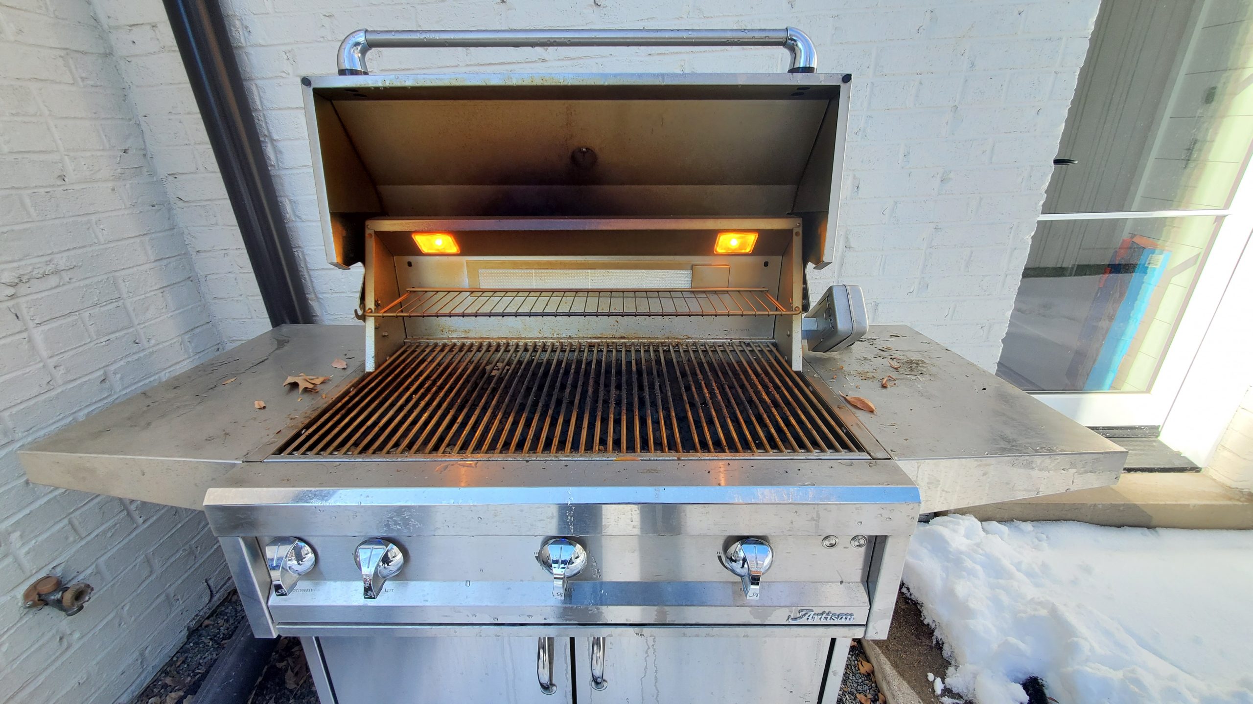 Artisan grill before cleaning
