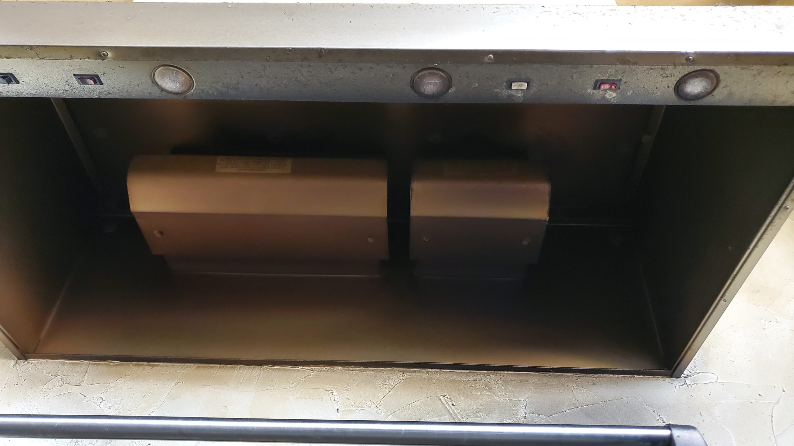 Wolf vent hood before cleaning