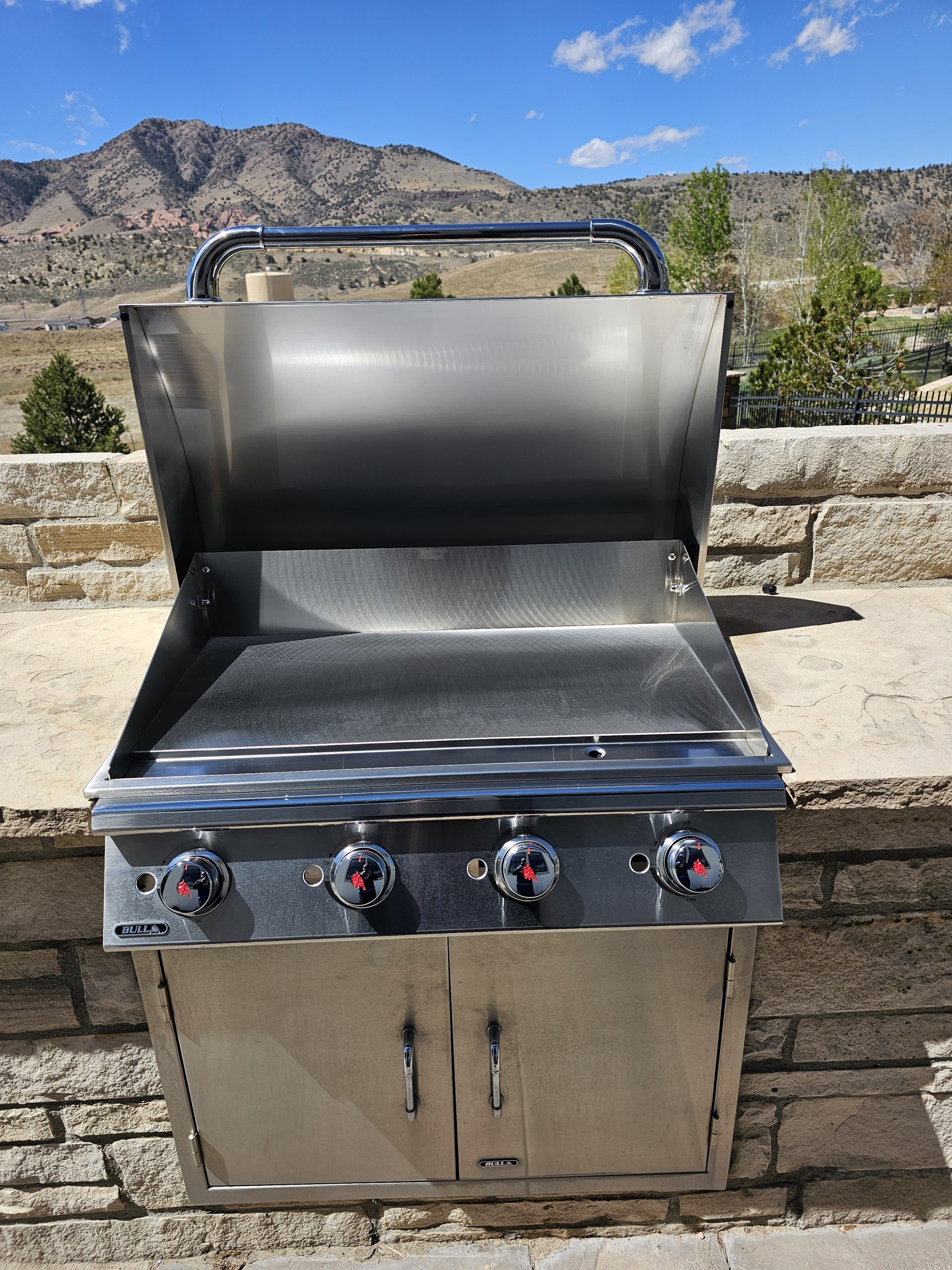 Lynx grill installation
