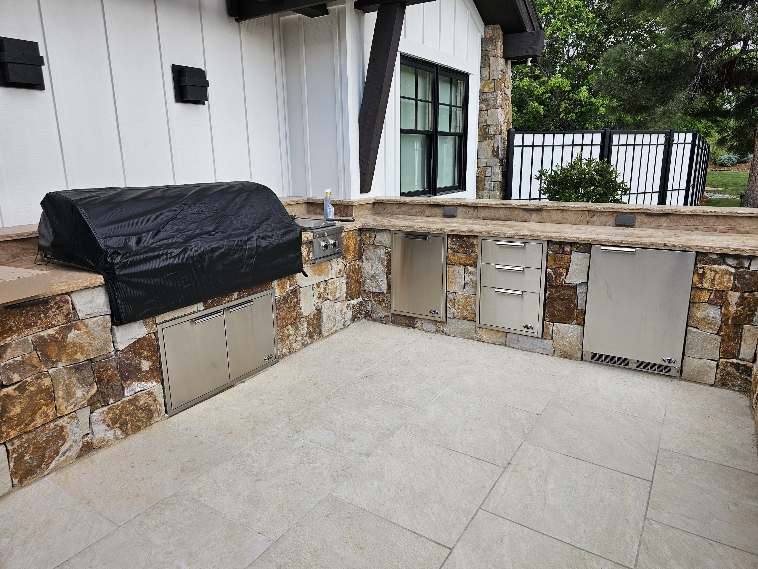 Lynx grill installation
