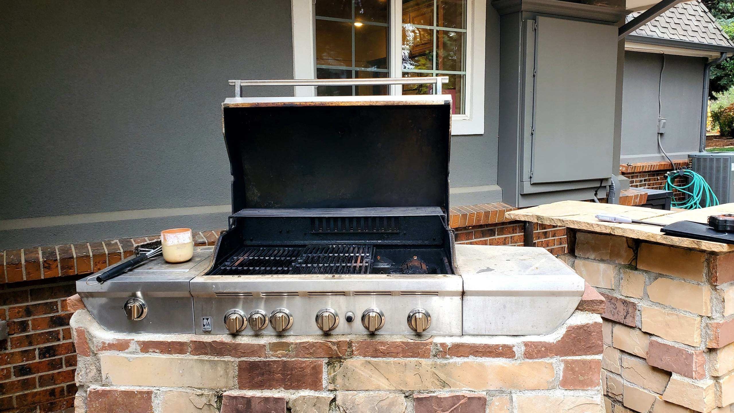 Lynx grill installation
