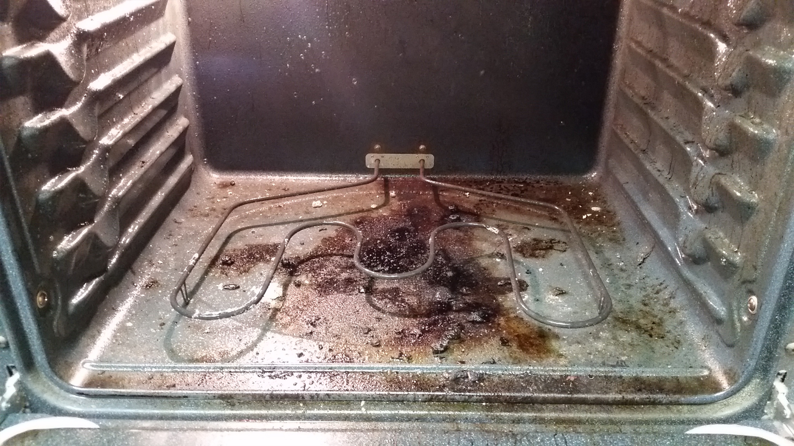 wall oven before cleaning